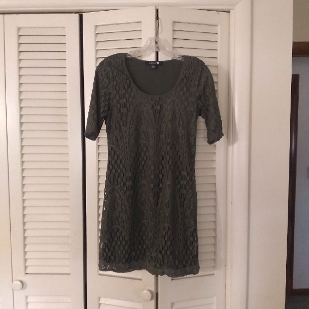 Forever 21 forest green lace dress.